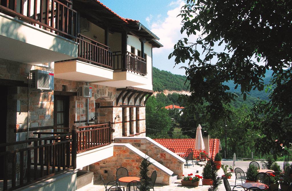 Petrini Gonia Aparthotel Livadero Exterior photo